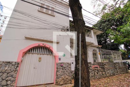 Casa à venda com 4 quartos, 500m² em Santo Antônio, Belo Horizonte