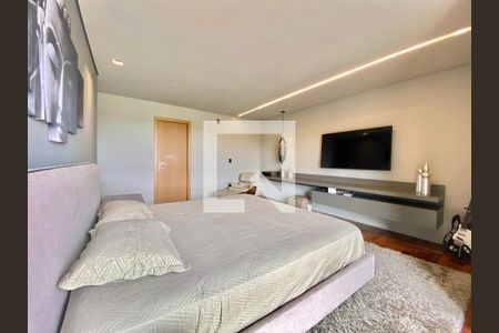 Casa de condomínio à venda com 494m², 4 quartos e 5 vagas