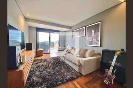 Casa de condomínio à venda com 494m², 4 quartos e 5 vagas