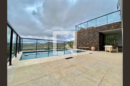 Casa de condomínio à venda com 494m², 4 quartos e 5 vagas