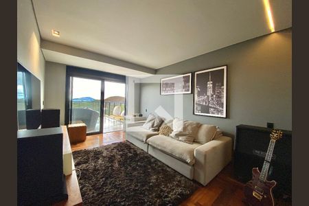 Casa de condomínio à venda com 494m², 4 quartos e 5 vagas