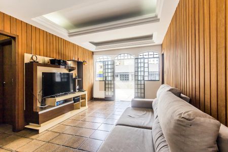 Apartamento à venda com 4 quartos, 140m² em Coração de Jesus, Belo Horizonte