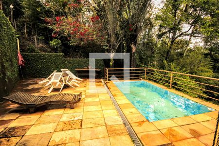 Casa de condomínio à venda com 455m², 4 quartos e 5 vagas