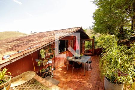 Casa de condomínio à venda com 455m², 4 quartos e 5 vagas