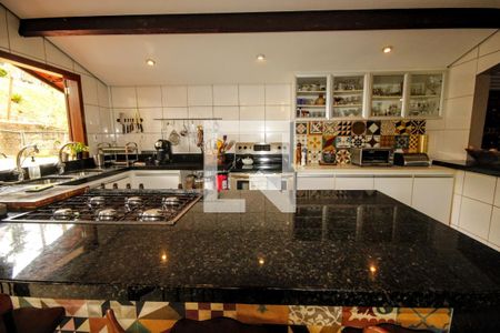 Casa de condomínio à venda com 455m², 4 quartos e 5 vagas