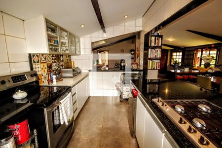 Casa de condomínio à venda com 455m², 4 quartos e 5 vagas