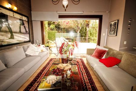 Casa de condomínio à venda com 455m², 4 quartos e 5 vagas