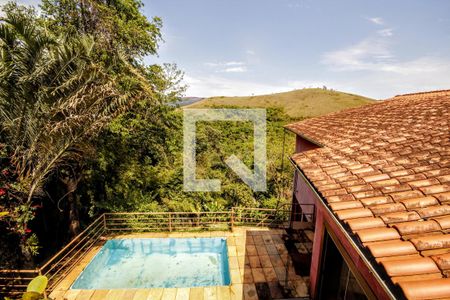 Casa de condomínio à venda com 455m², 4 quartos e 5 vagas