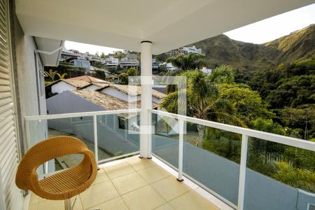 Casa à venda com 412m², 4 quartos e 2 vagas