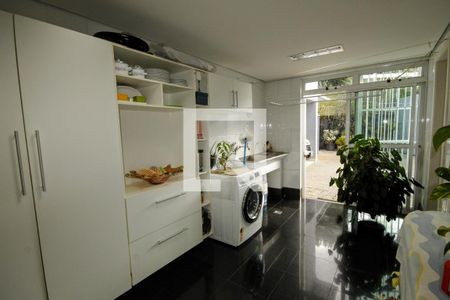 Casa à venda com 412m², 4 quartos e 2 vagas