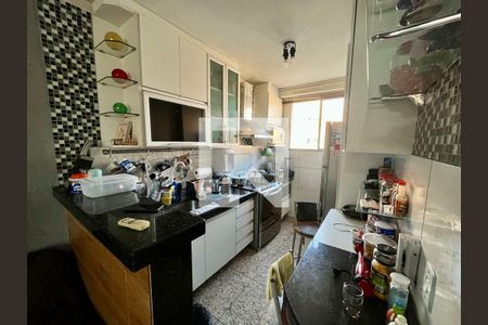 Apartamento à venda com 4 quartos, 130m² em Arpoador, Contagem