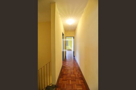 Corredor de casa para alugar com 2 quartos, 125m² em Vila Palmares, Santo André