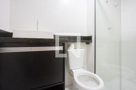 Banheiro de apartamento para alugar com 1 quarto, 27m² em Jardim Caravelas, São Paulo