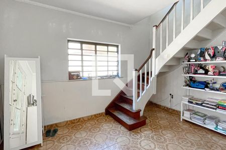 SALA de casa à venda com 8 quartos, 280m² em Mirandópolis, São Paulo