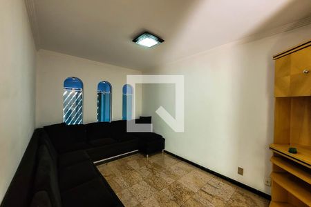 sala de estar de casa para alugar com 5 quartos, 300m² em Vila Liviero, São Paulo