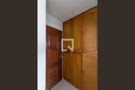 Sala - Hall da entrada e armário de apartamento para alugar com 2 quartos, 50m² em Penha, Rio de Janeiro