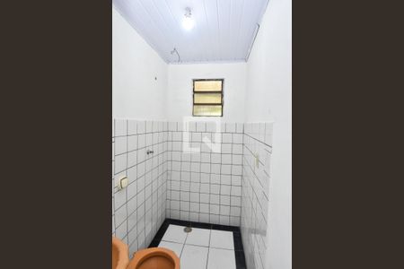 Banheiro de casa para alugar com 1 quarto, 70m² em Jardim Sonia Maria, São Paulo