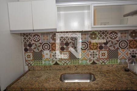Sala / Cozinha de casa de condomínio à venda com 2 quartos, 56m² em Irajá, Rio de Janeiro