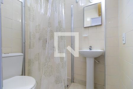 Banheiro de kitnet/studio para alugar com 1 quarto, 38m² em Taquaral, Campinas