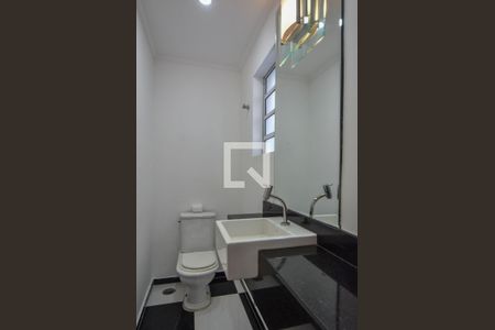 Lavabo de casa para alugar com 3 quartos, 250m² em Jardim Aeroporto, São Paulo