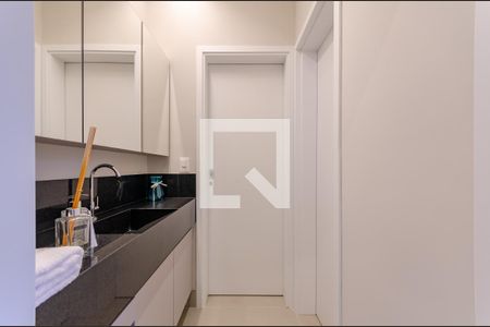 Casa de condomínio à venda com 208m², 3 quartos e 3 vagas Casa de condomínio à venda com 208m², 3 quartos e 3 vagasLavabo - Semi suítes