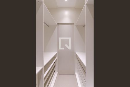 Casa de condomínio à venda com 208m², 3 quartos e 3 vagas Casa de condomínio à venda com 208m², 3 quartos e 3 vagasSuíte - Closet