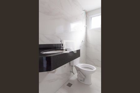 Banheiro Social de apartamento à venda com 2 quartos, 100m² em Centro, Contagem