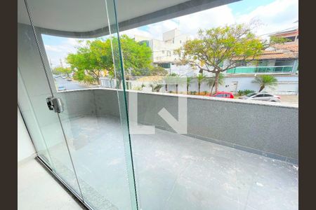 Varanda de apartamento à venda com 3 quartos, 86m² em Cabral, Contagem