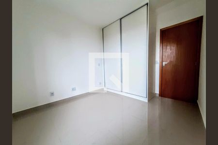 Apartamento à venda com 2 quartos, 65m² em Vila Paris, Belo Horizonte