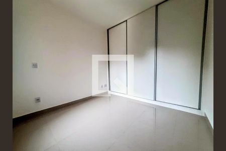 Apartamento à venda com 2 quartos, 65m² em Vila Paris, Belo Horizonte