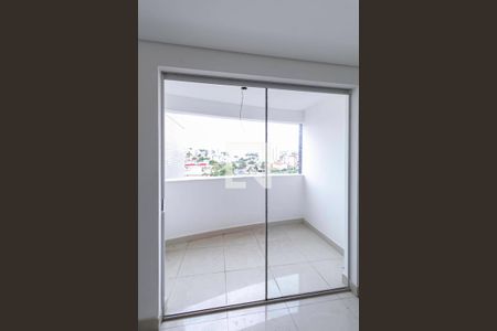 Varanda da sala  de apartamento à venda com 3 quartos, 72m² em Santa Terezinha, Belo Horizonte