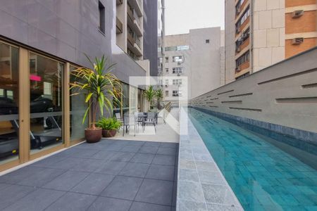 Apartamento à venda com 86m², 3 quartos e 2 vagas Apartamento à venda com 86m², 3 quartos e 2 vagasÁrea comum - Piscina