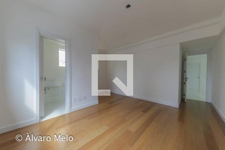 Apartamento à venda com 260m², 4 quartos e 4 vagas