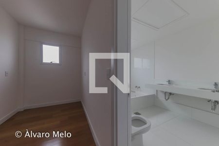 Apartamento à venda com 260m², 4 quartos e 4 vagas
