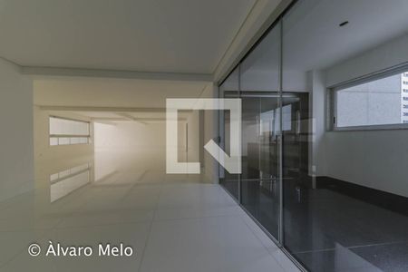 Apartamento à venda com 260m², 4 quartos e 4 vagas