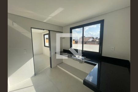 Apartamento à venda com 3 quartos, 200m² em Santa Tereza, Belo Horizonte