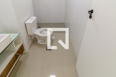 Banheiro de kitnet/studio para alugar com 1 quarto, 32m² em Higienópolis, São Paulo