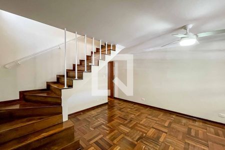 Sala de casa à venda com 3 quartos, 200m² em Jardim das Laranjeiras, São Paulo