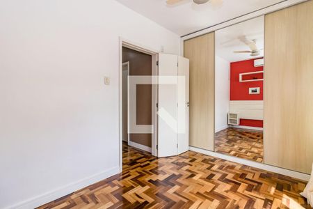 Dormitório 2 de apartamento à venda com 2 quartos, 62m² em Cristal, Porto Alegre