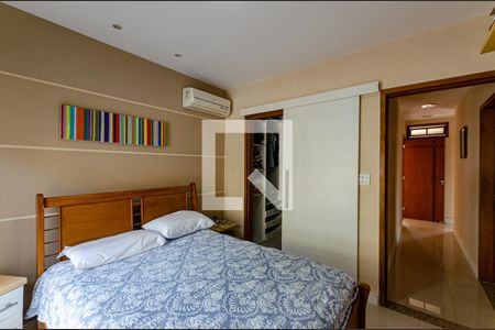 Casa à venda com 350m², 4 quartos e 2 vagas Casa à venda com 350m², 4 quartos e 2 vagasSuite 3