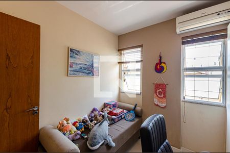 Casa à venda com 350m², 4 quartos e 2 vagas Casa à venda com 350m², 4 quartos e 2 vagasQuarto 2