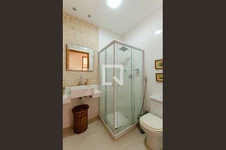 Casa à venda com 350m², 4 quartos e 2 vagas Casa à venda com 350m², 4 quartos e 2 vagasBanheiro Social