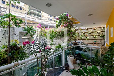 Casa à venda com 350m², 4 quartos e 2 vagas Casa à venda com 350m², 4 quartos e 2 vagasJardim