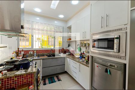 Casa à venda com 350m², 4 quartos e 2 vagas Casa à venda com 350m², 4 quartos e 2 vagasCozinha