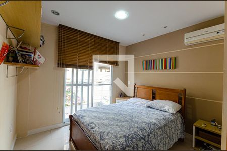 Casa à venda com 350m², 4 quartos e 2 vagas Casa à venda com 350m², 4 quartos e 2 vagasSuite 3