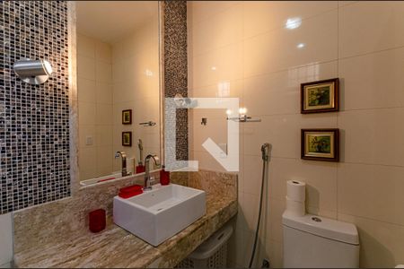 Casa à venda com 350m², 4 quartos e 2 vagas Casa à venda com 350m², 4 quartos e 2 vagasBanheiro da Suíte 3