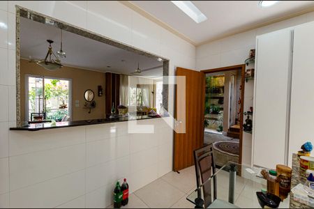 Casa à venda com 350m², 4 quartos e 2 vagas Casa à venda com 350m², 4 quartos e 2 vagasCozinha