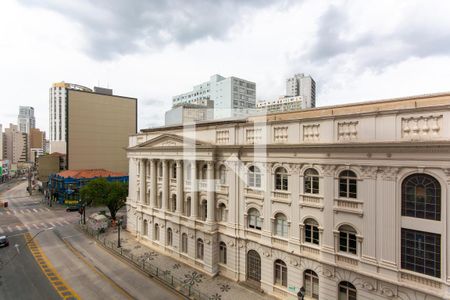 Vista da Sala de apartamento para alugar com 2 quartos, 74m² em Centro, Curitiba