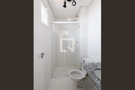 Banheiro de apartamento para alugar com 1 quarto, 32m² em Vila Mazzei, São Paulo