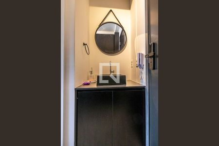 Banheiro de kitnet/studio para alugar com 1 quarto, 19m² em Pinheiros, São Paulo